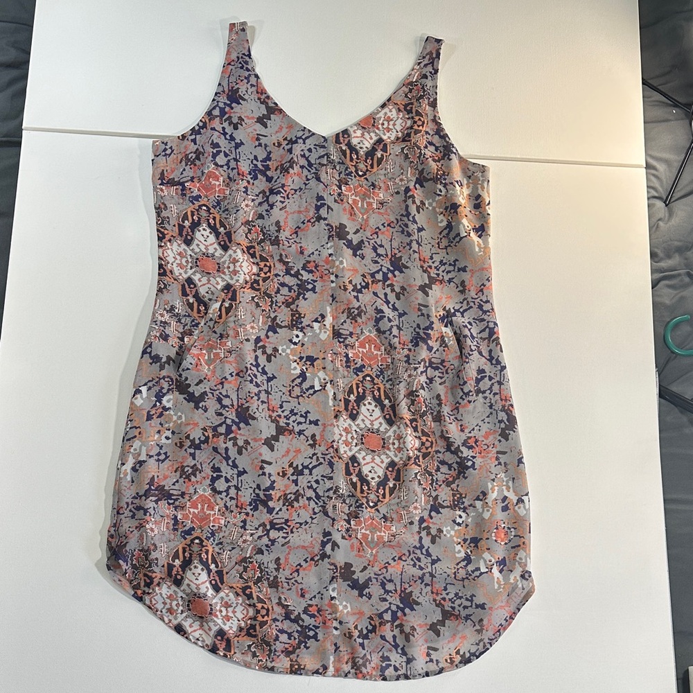 Cabi Gray Peach Fresco Print Sleeveless Blouse Women’s Size M